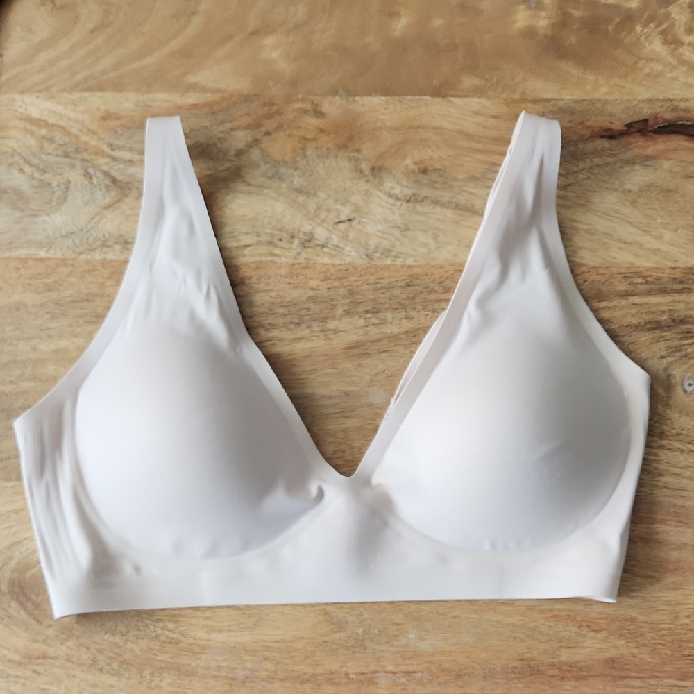 SPLENDID Cream Seamless Bra